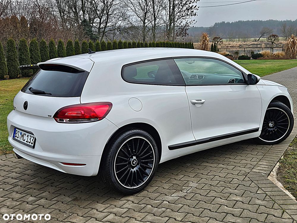 Volkswagen Scirocco 1.4 TSI DSG Edition - 4
