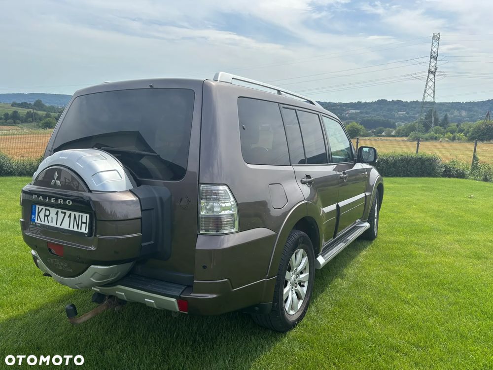 Mitsubishi Pajero 3.2 DID Elegance - 10
