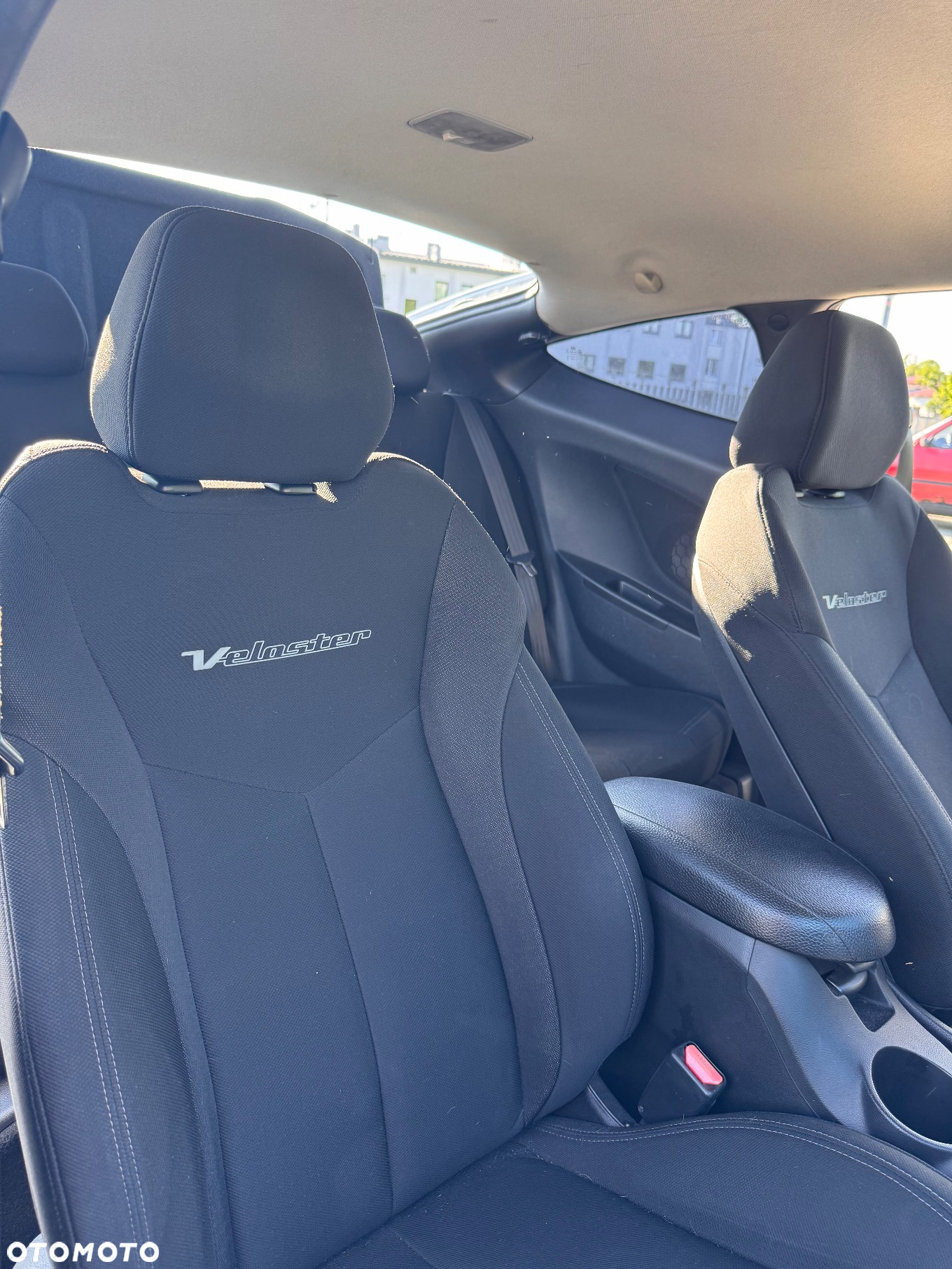 Hyundai Veloster 1.6 GDI Comfort - 11