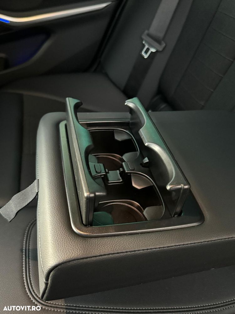 BMW Seria 3 320i xDrive Aut. Sport Line - 7