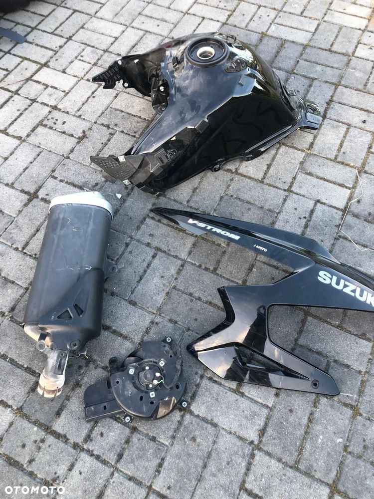Suzuki DL 1050 bok wydech tłumik osłona - 1