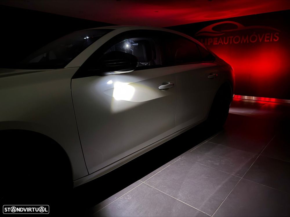 Peugeot 508 Plug-In Hybrid 225 e-EAT8 GT - 44