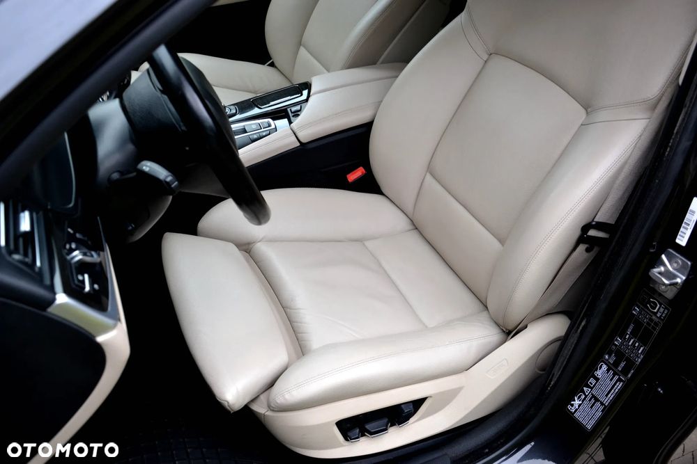 BMW Seria 5 530d xDrive Luxury Line - 8