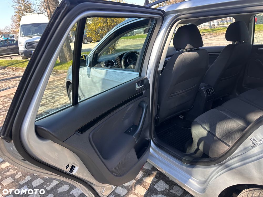 Volkswagen Golf 1.6 TDI DPF Style - 17