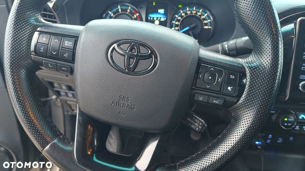 Toyota Hilux 2.8 D-4D Double Cab Invincible Sport 4x4 - 34