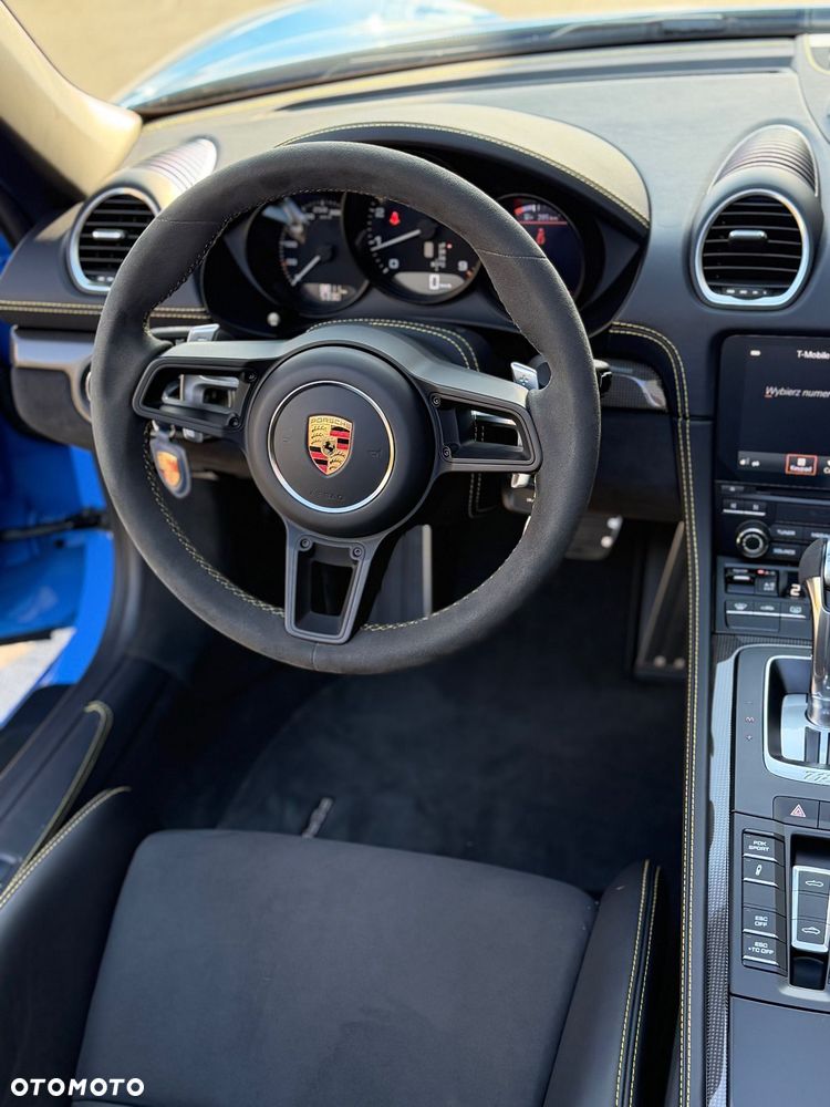 Porsche 718 Spyder - 13