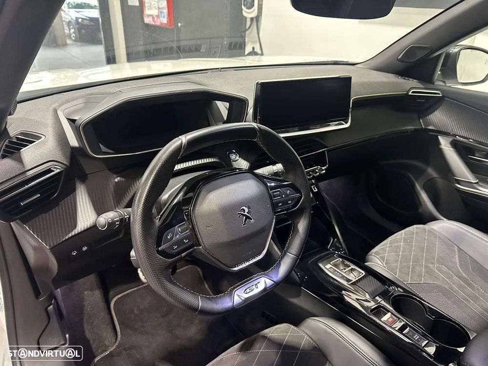 Peugeot e-2008 50 kWh GT - 26