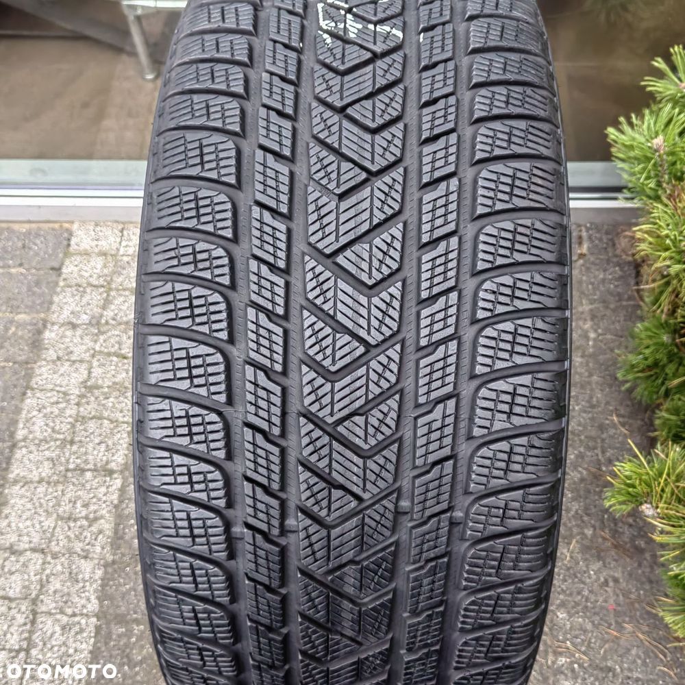 285/40R22 110W Pirelli Scorpion Winter para zima PZ18 - 9