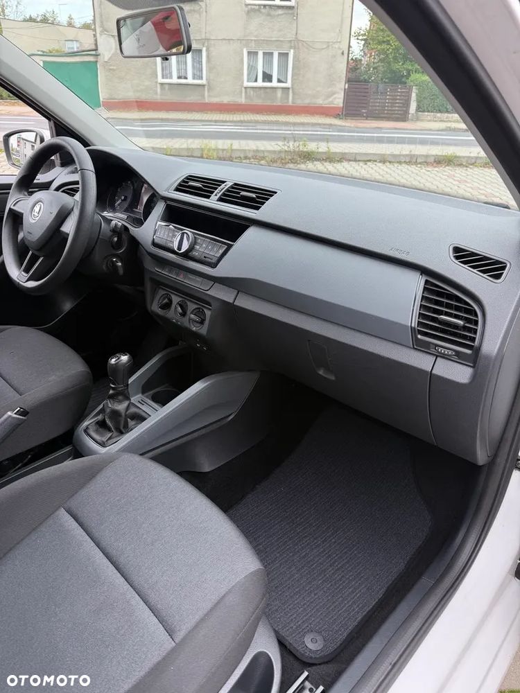 Skoda Fabia - 8