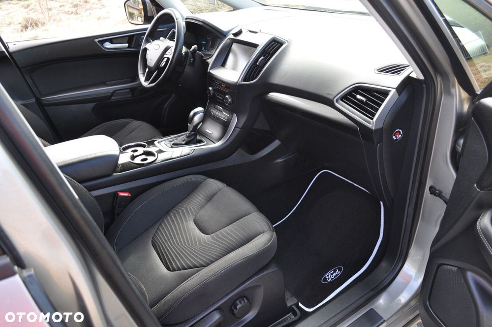 Ford S-Max - 11
