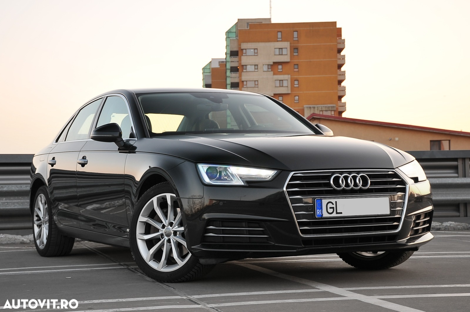 Audi A4 Avant 2.0 TDI S tronic Design - 4