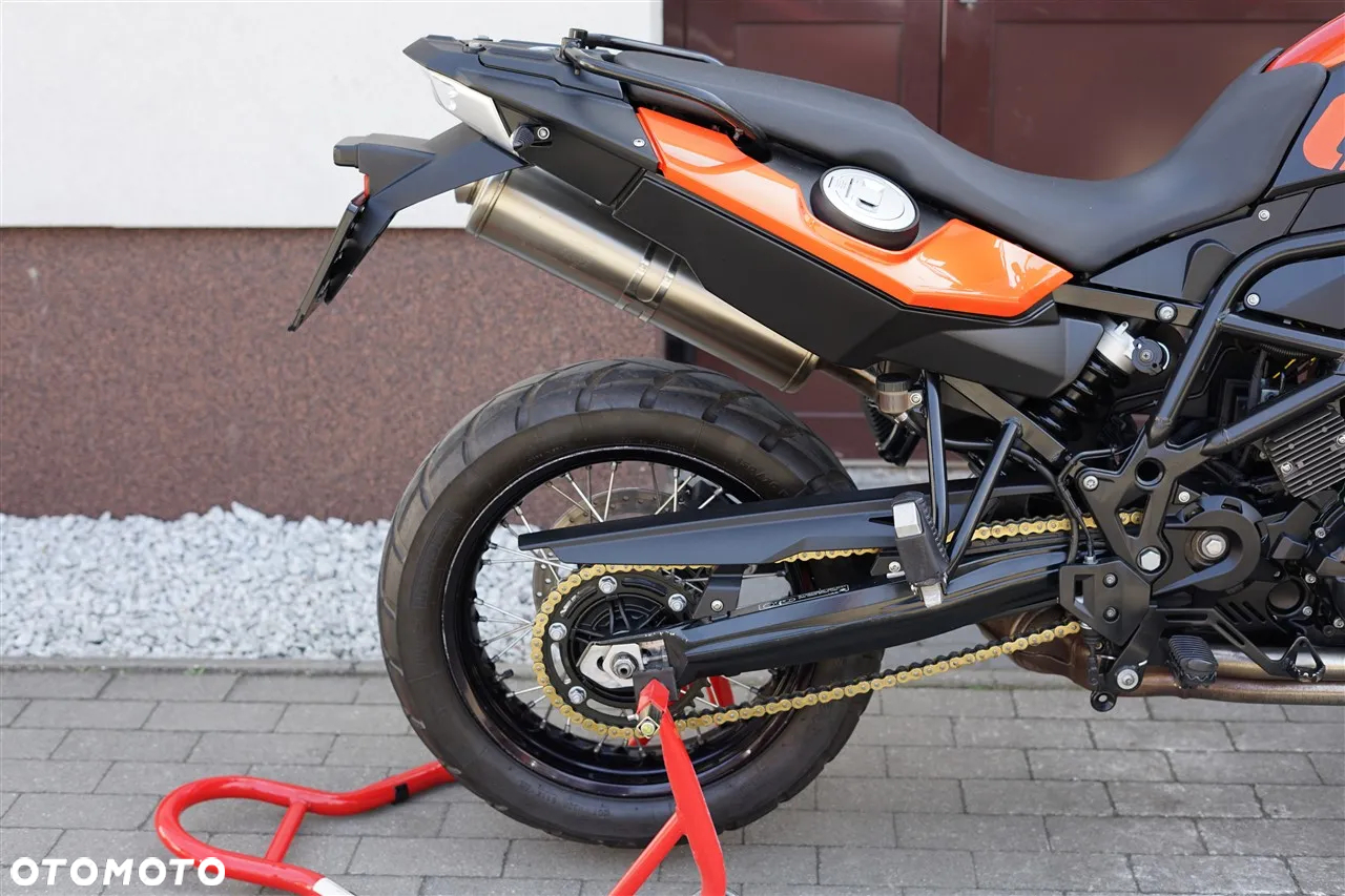 BMW F