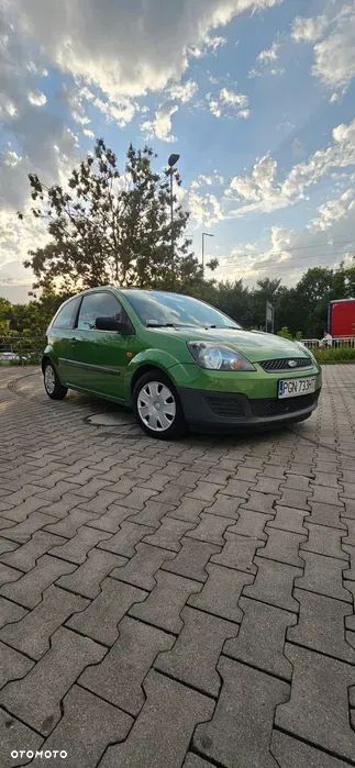 Ford Fiesta 1.3 Ambiente - 1