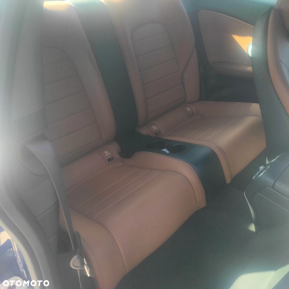 Mercedes-Benz Klasa C 300 7G-TRONIC AMG Line - 28
