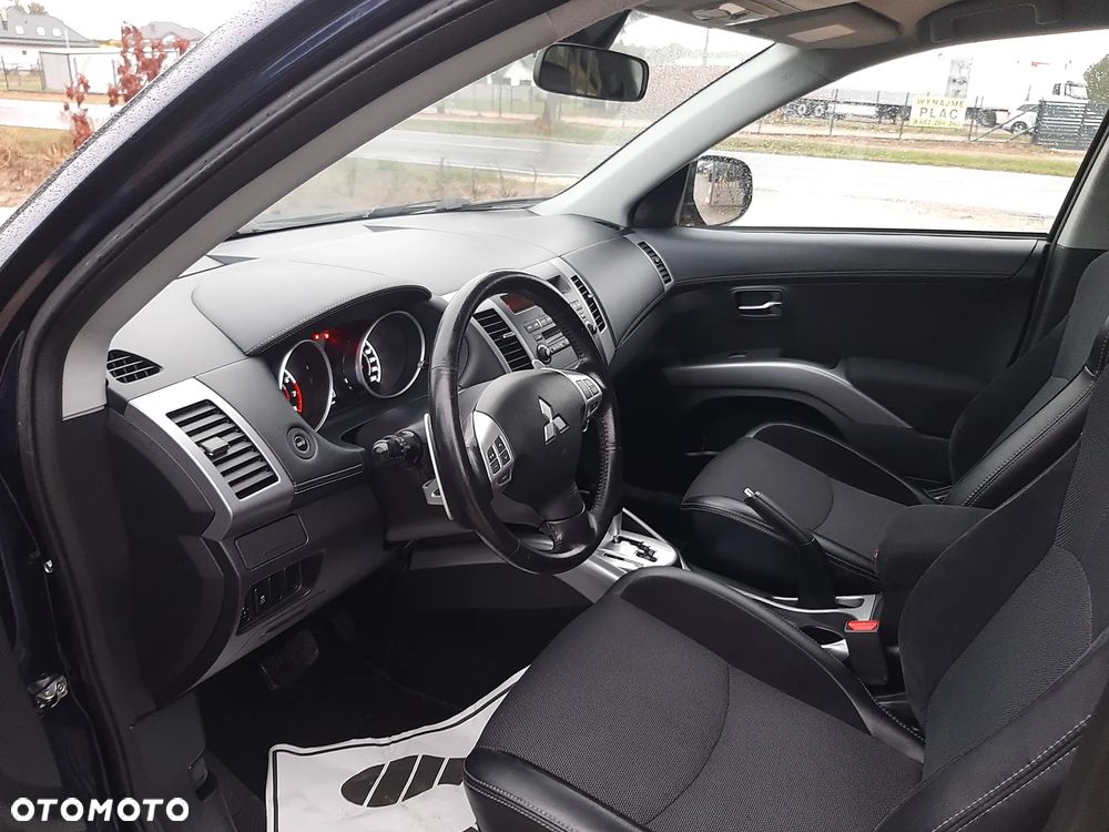 Mitsubishi Outlander 2.0 Intense 2WD CVT - 13