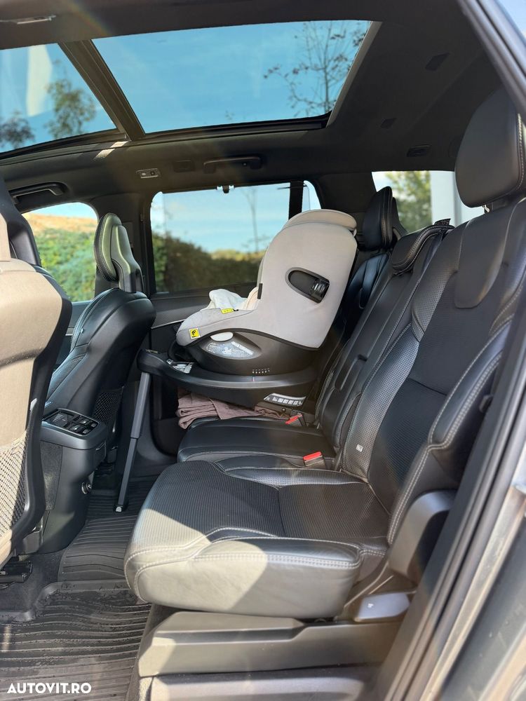 Volvo XC 90 - 9