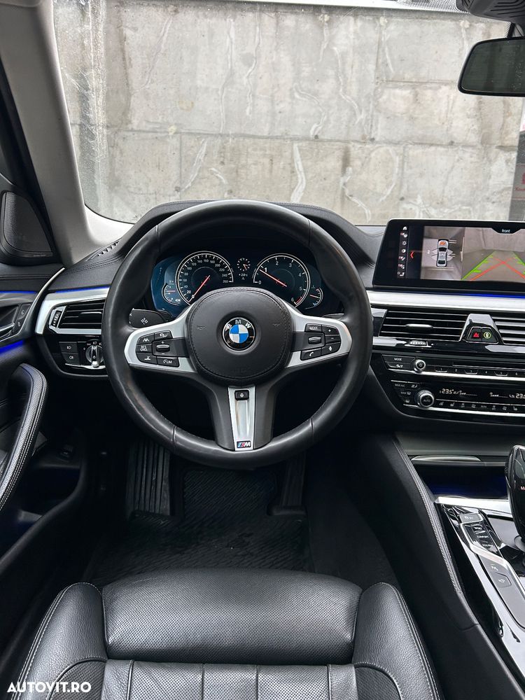 BMW Seria 5 520d xDrive AT - 18