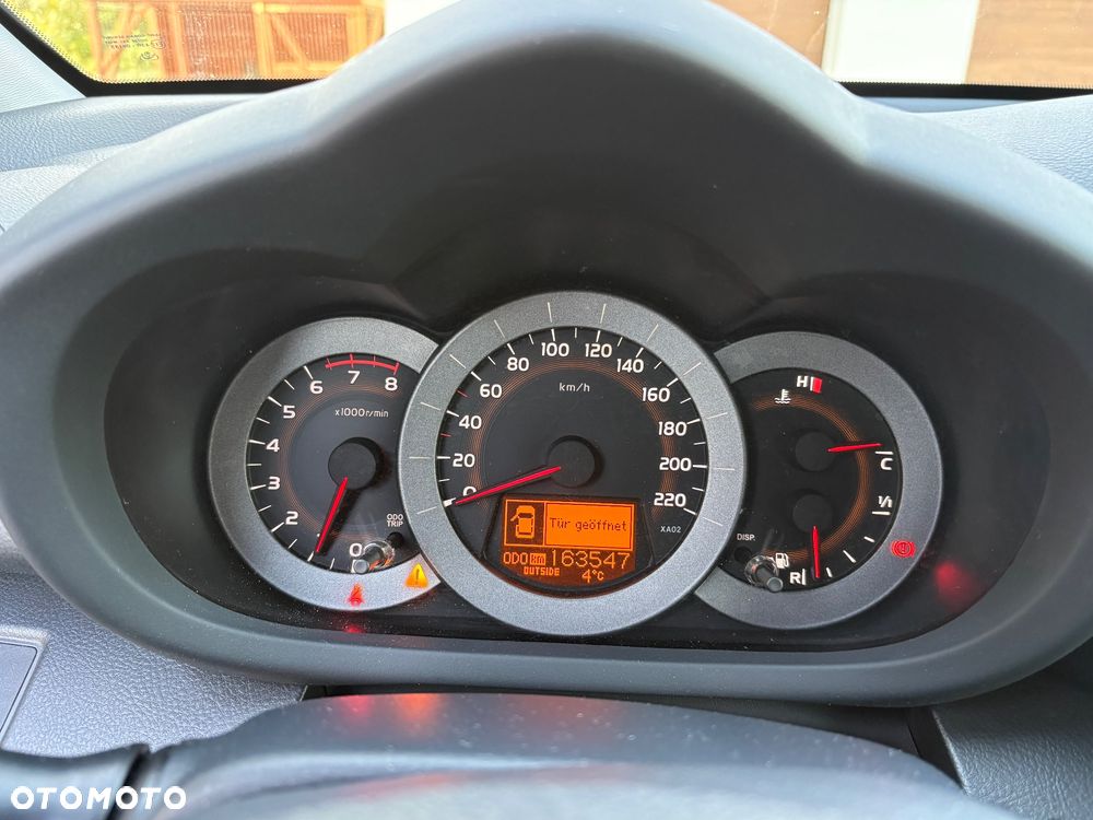 Toyota RAV4 - 24