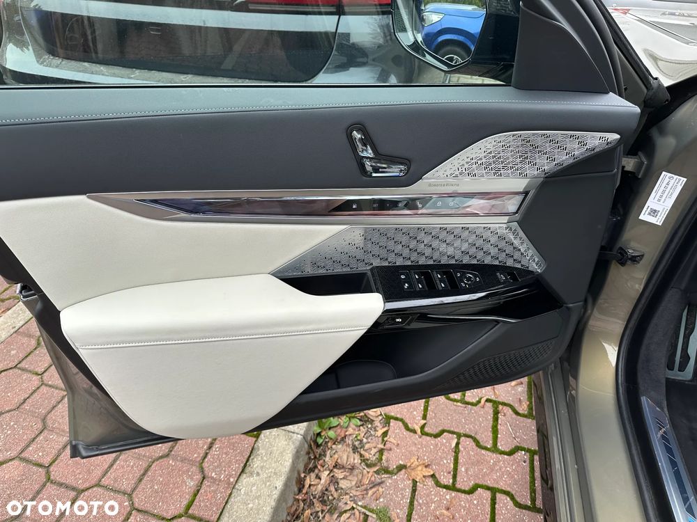 BMW Seria 7 M760e PHEV xDrive sport - 11