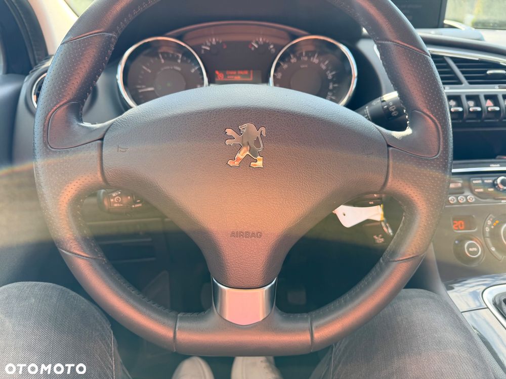 Peugeot 3008 1.6 THP Allure - 19