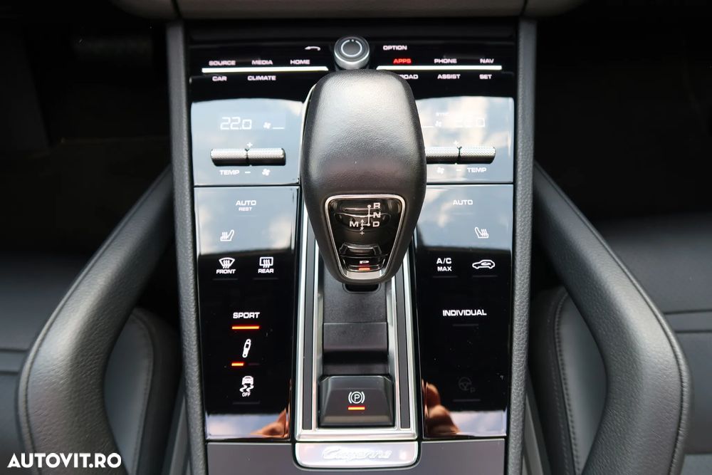 Porsche Cayenne - 22