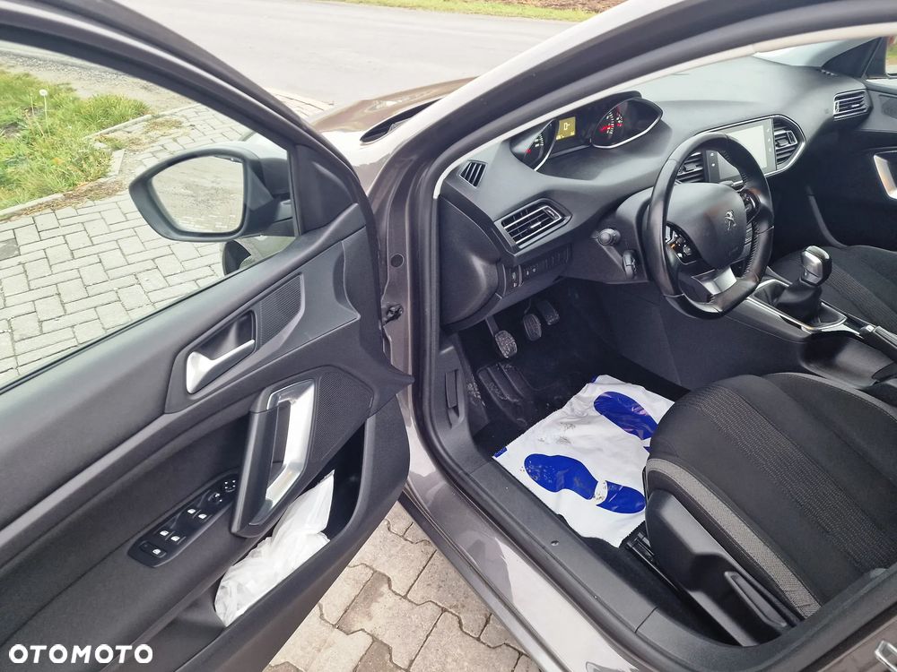 Peugeot 308 PureTech 110 Stop & Start Allure - 17