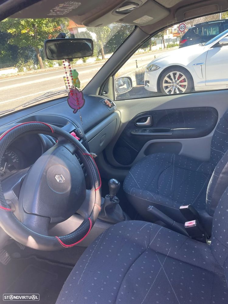 Renault Clio - 2