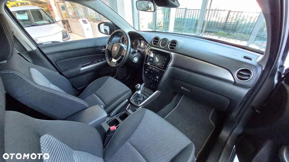 Suzuki Vitara 1.4 Boosterjet SHVS Premium 2WD - 17