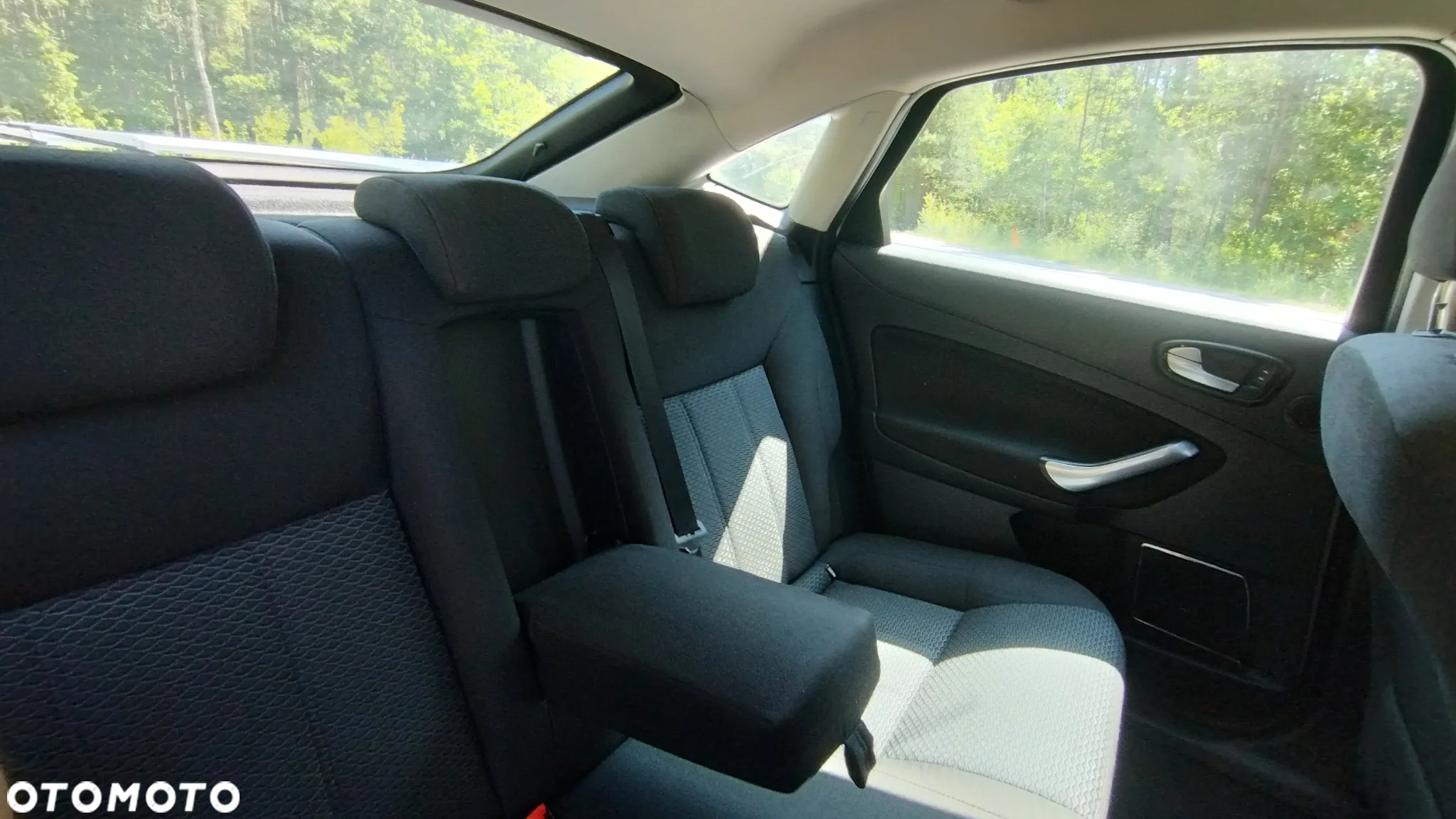 Ford Mondeo Turnier 2.0 TDCi Ghia - 15