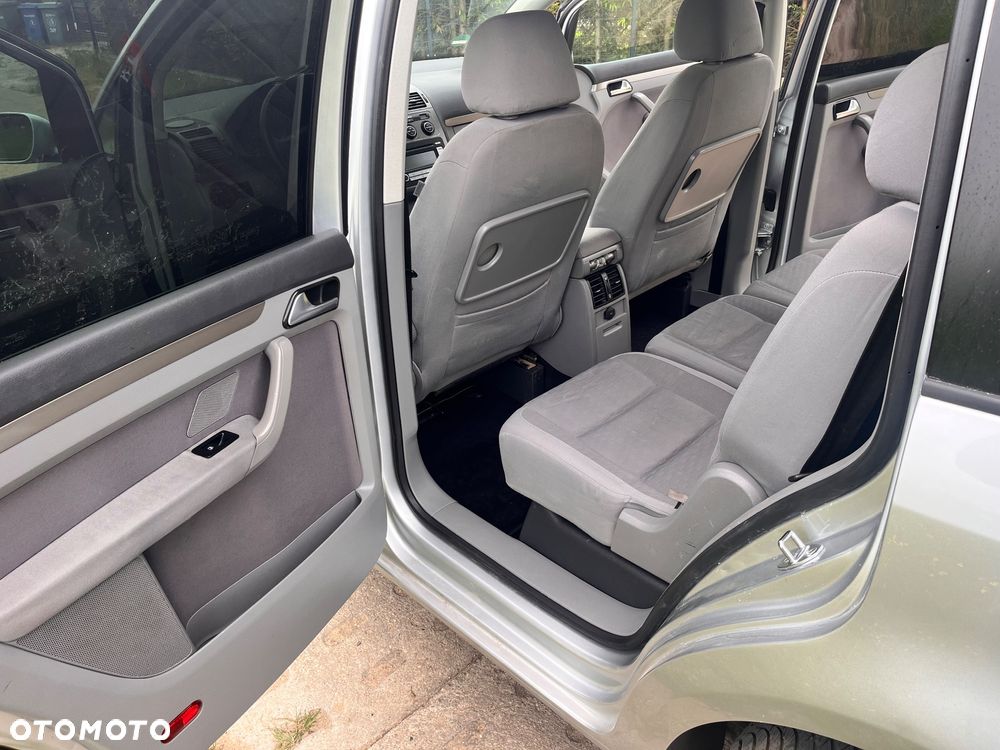 Volkswagen Touran 1.9 TDI DSG Trendline - 20