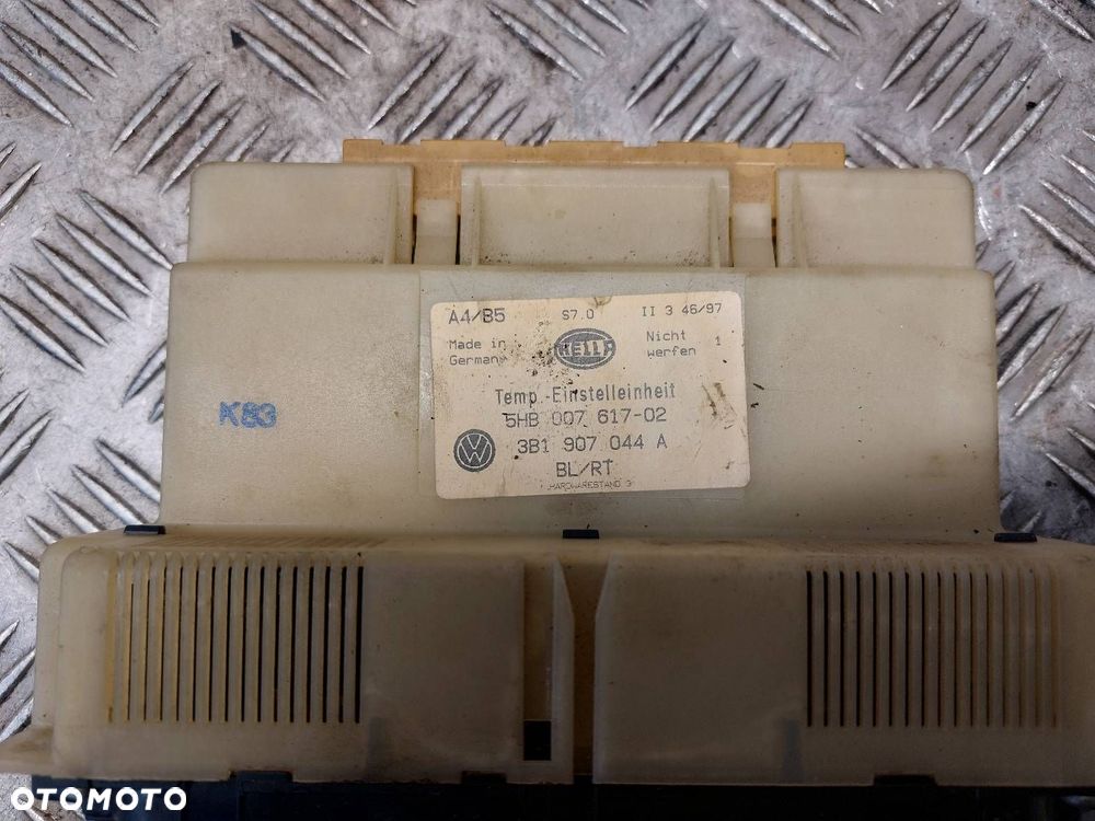 PANEL NAWIEWU VOLKSWAGEN PASSAT B5 5HB007617-02 - 2