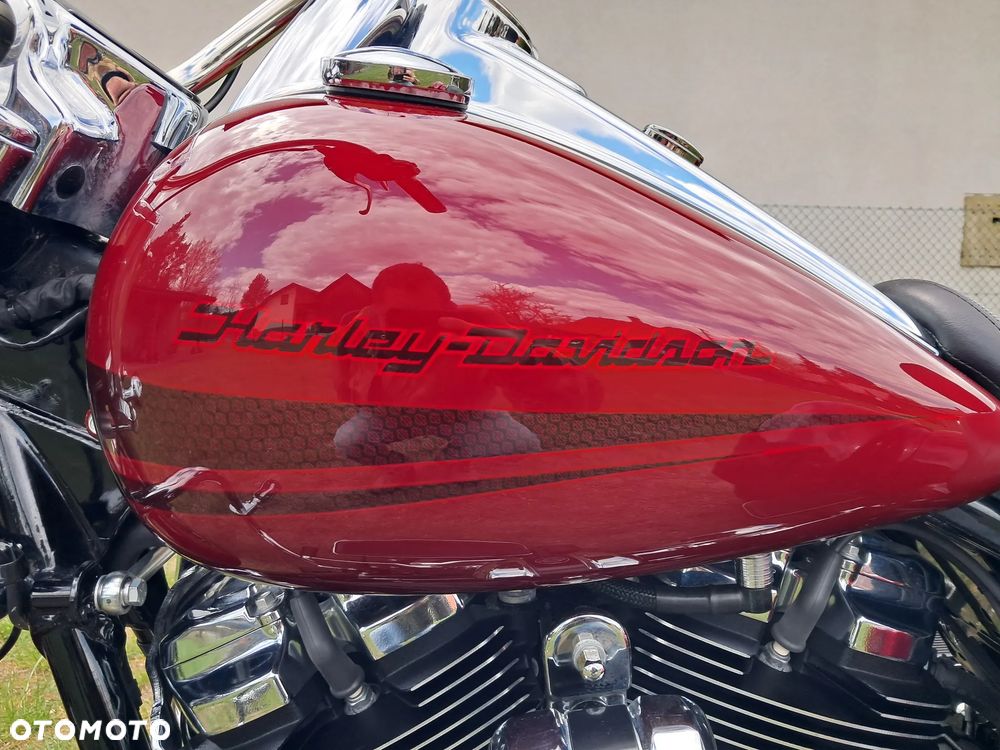 Harley-Davidson Trike Freewheeler - 5
