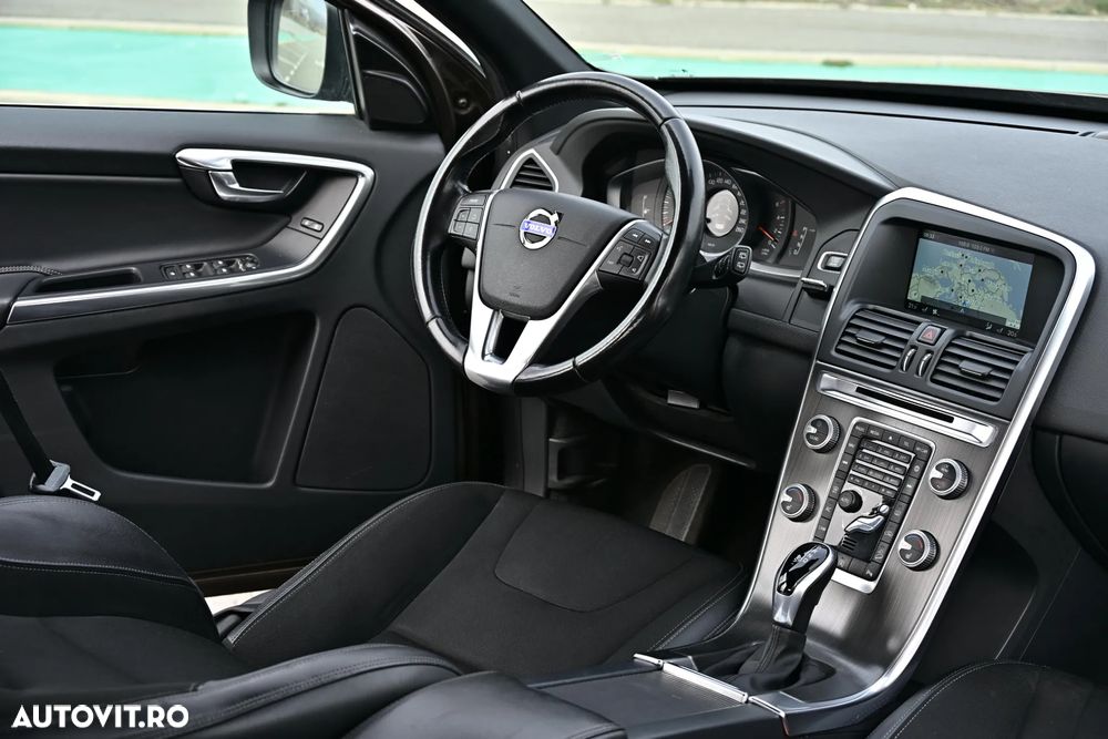 Volvo XC 60 D5 AWD Geartronic Summum - 16