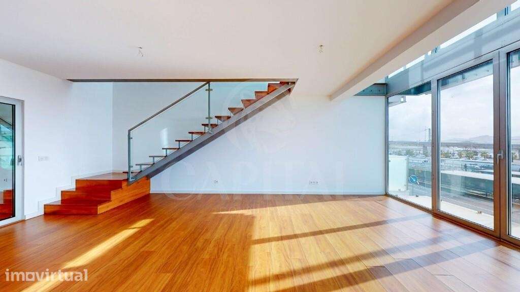 Apartamento Duplex T2 c/ Box e Piscina em Algés - Grande imagem: 4/49