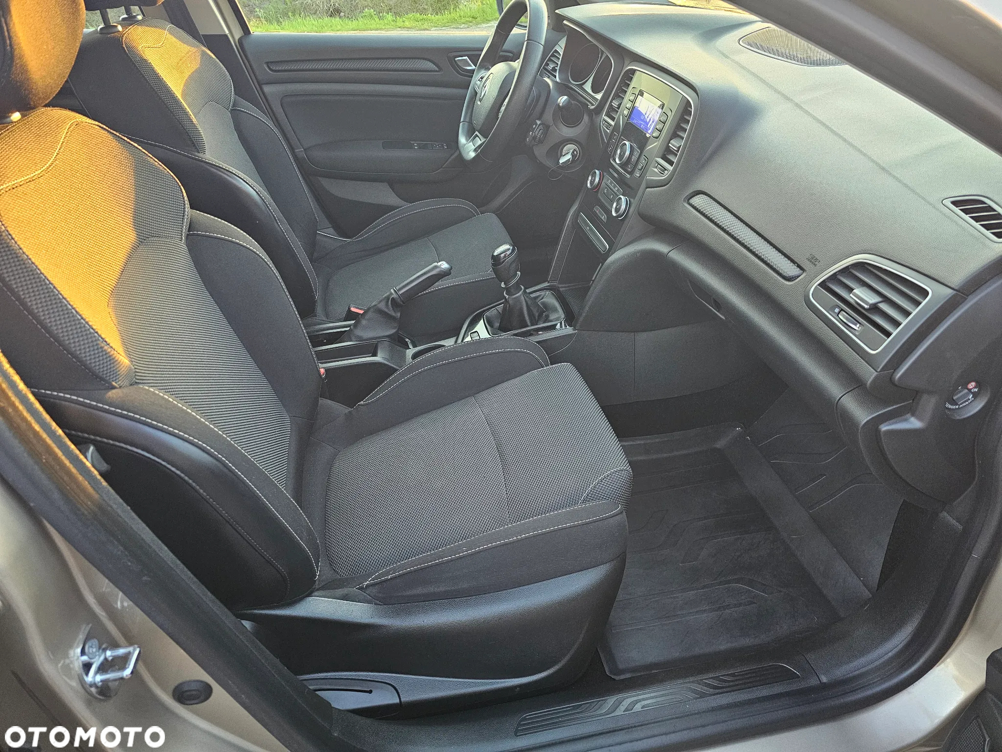 Renault Megane 1.6 SCe Life - 10