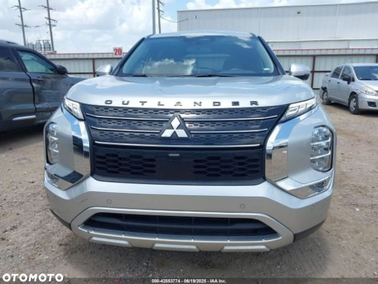 Mitsubishi Outlander - 7