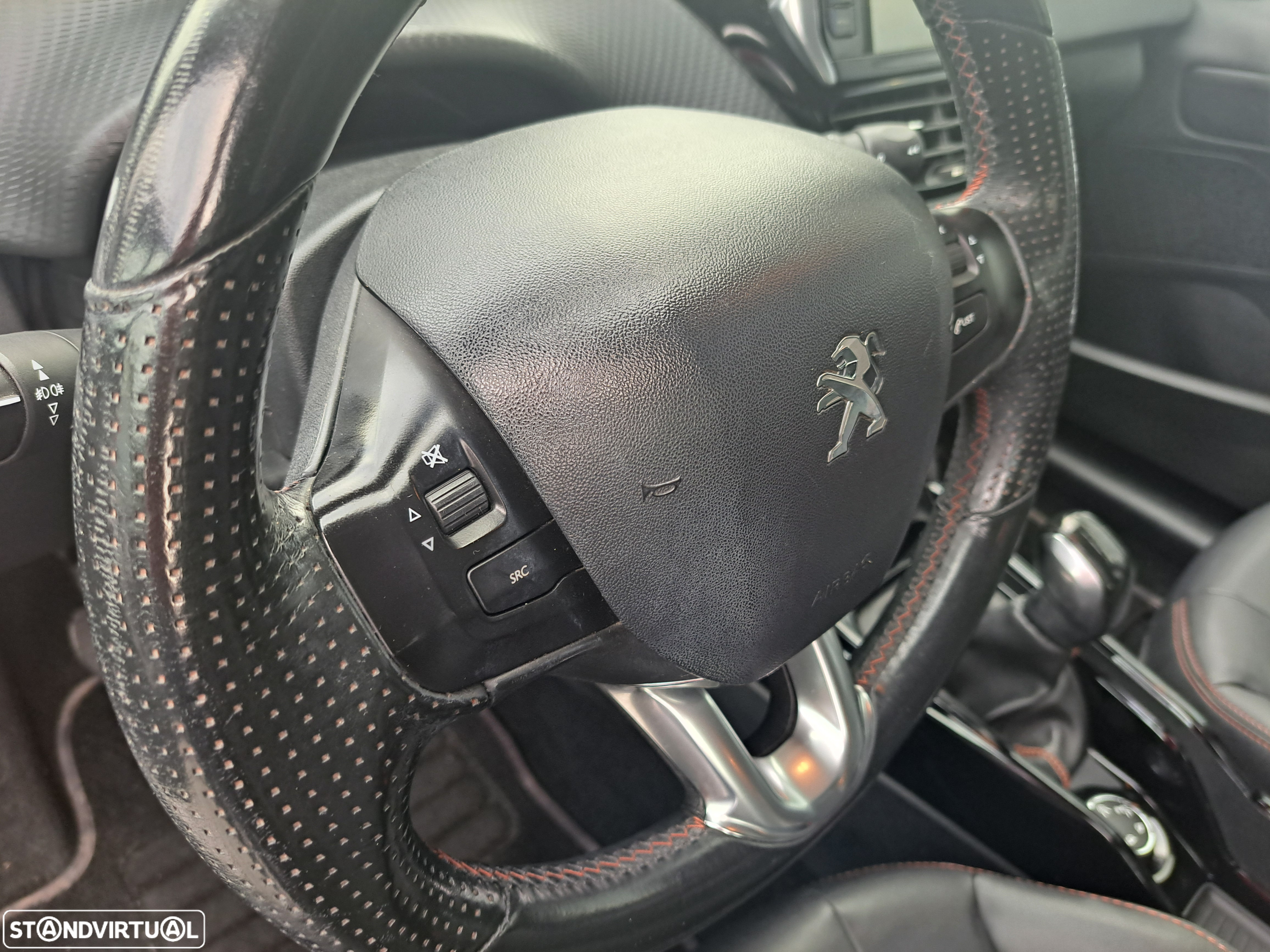 Peugeot 2008 1.2 PureTech Allure - 27