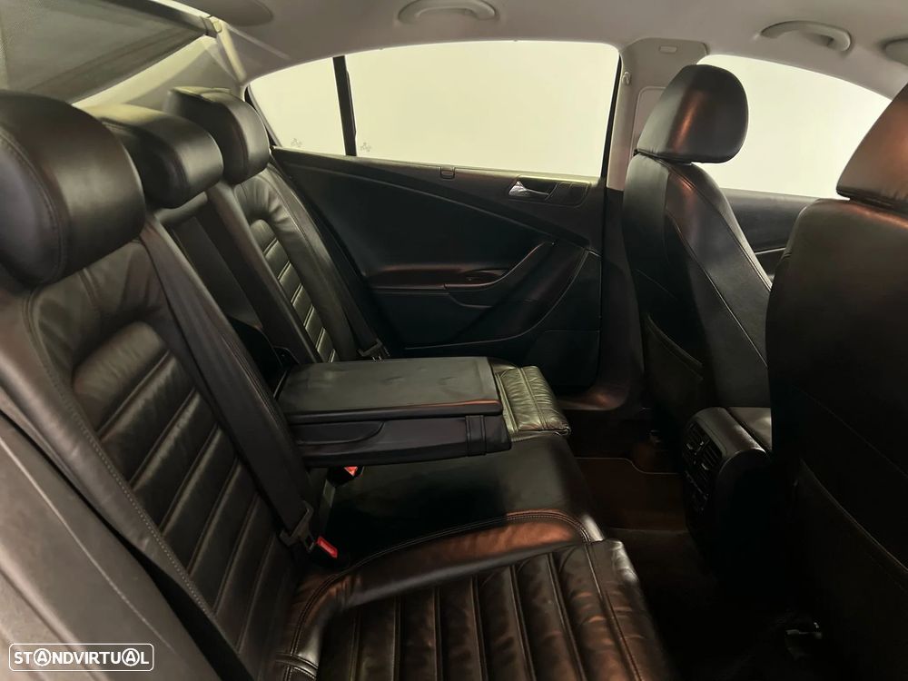 VW Passat 2.0 TDI Highline - 22