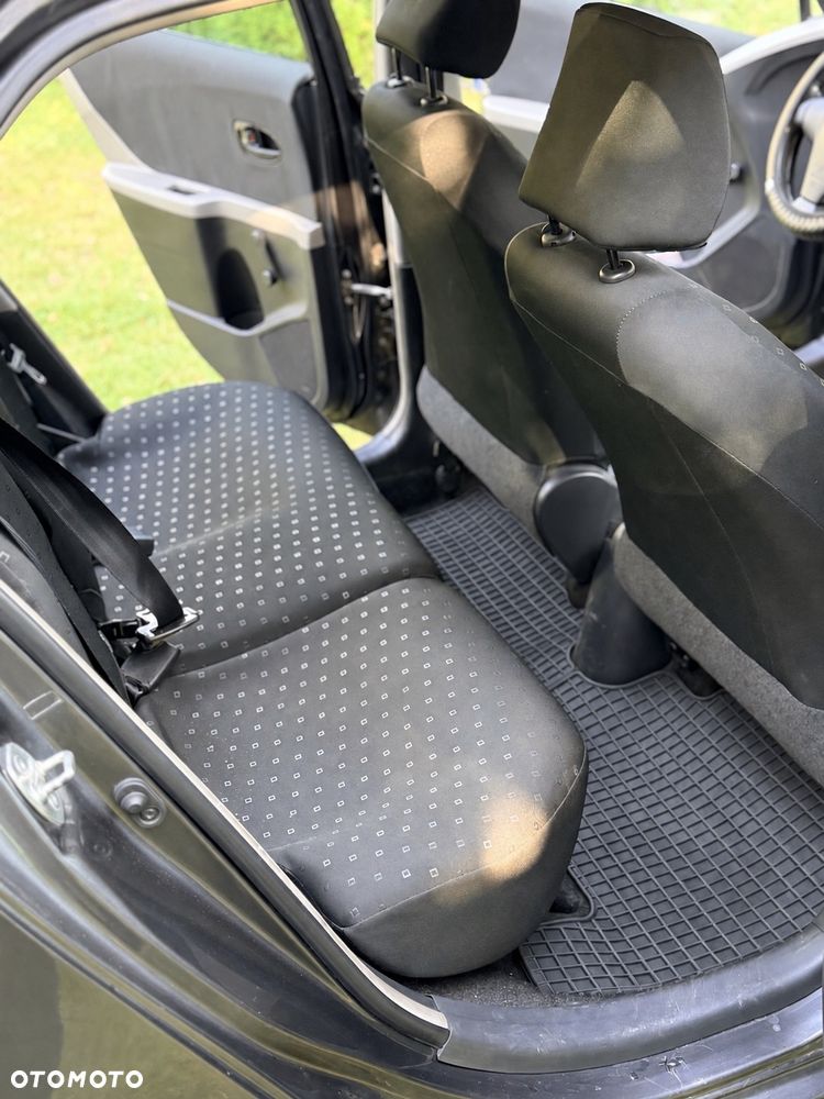 Toyota Yaris 1.3 Luna A/C - 12