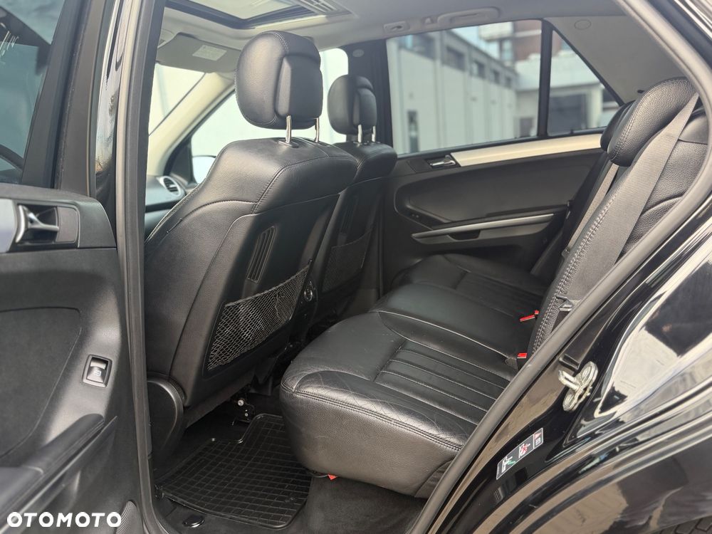 Mercedes-Benz ML - 15