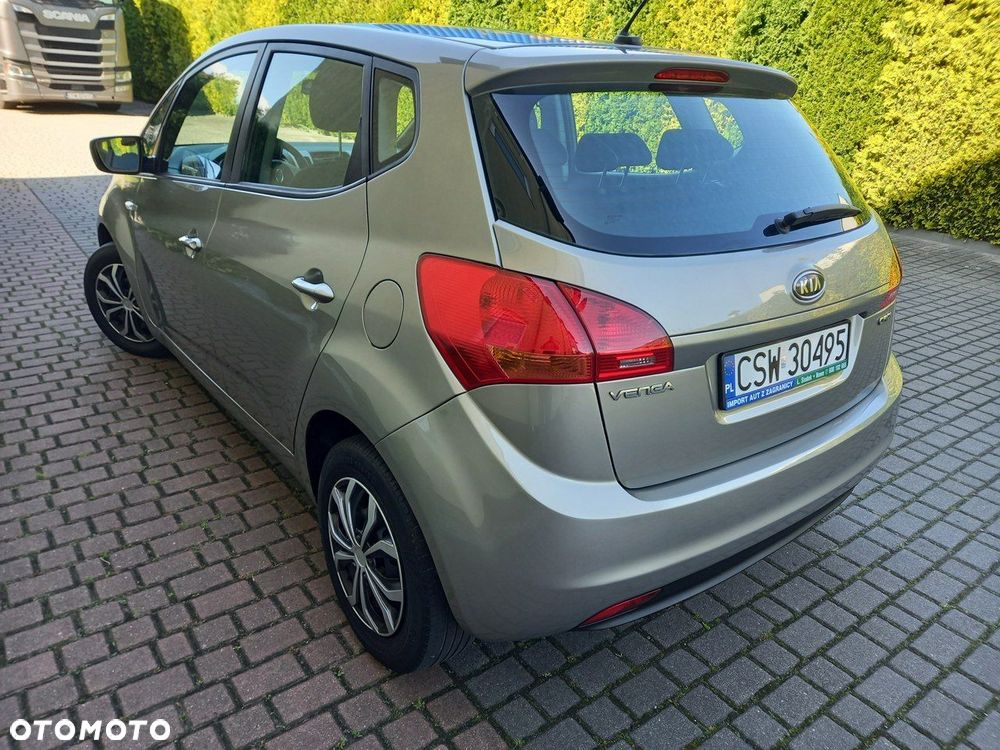 Kia Venga - 9