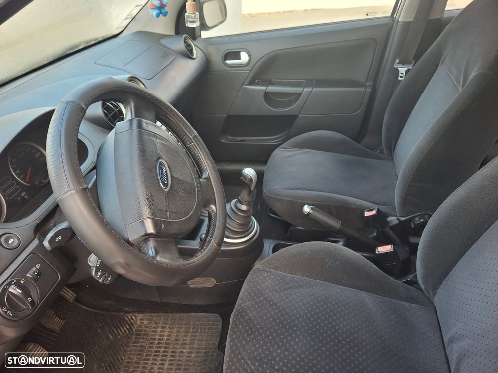 Ford Fiesta 1.25 Ghia - 9