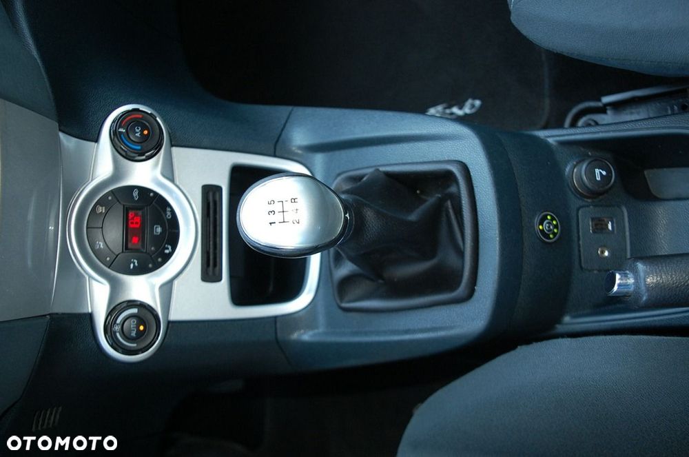 Ford Fiesta - 23