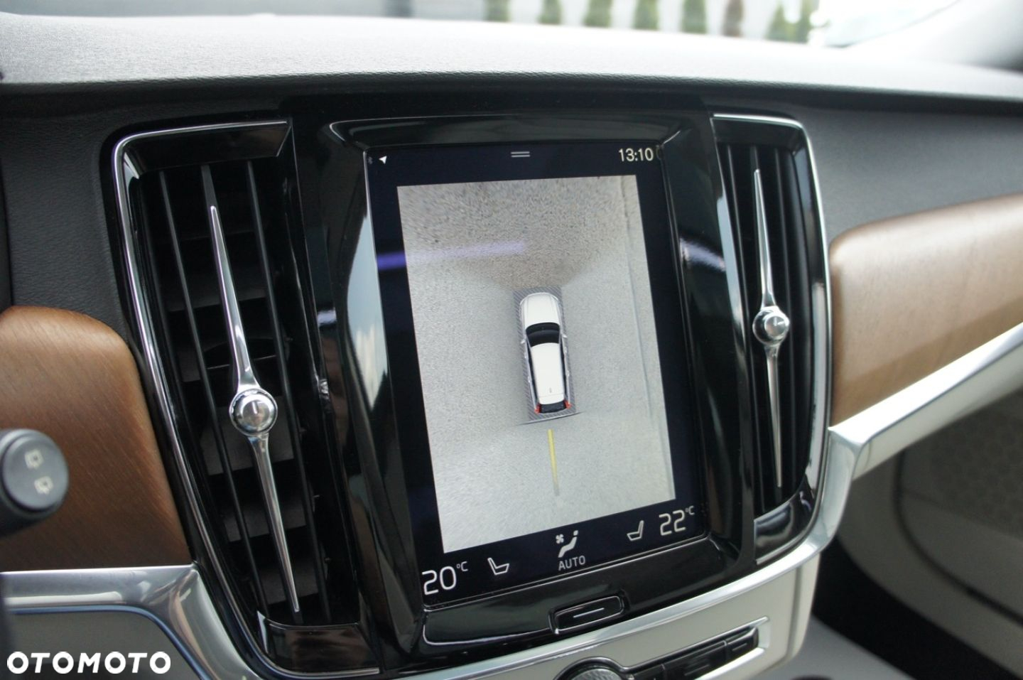 Volvo V90 Cross Country - 12
