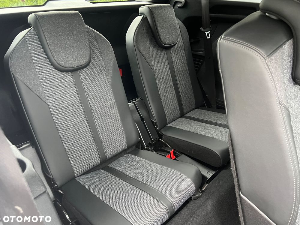 Peugeot 5008 1.5 BlueHDi Allure S&S EAT8 - 28