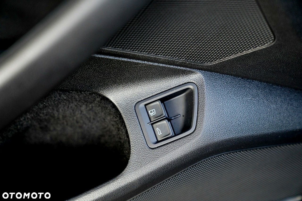 Volkswagen Passat - 32