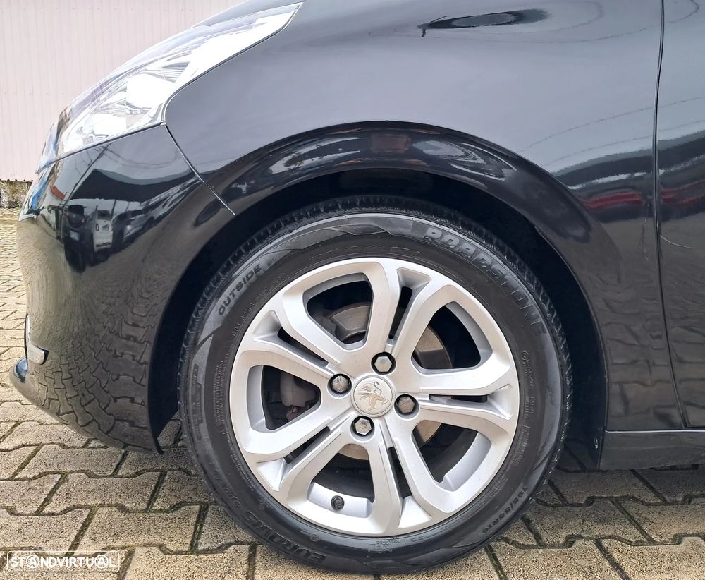 Peugeot 208 1.2 VTi Allure - 23