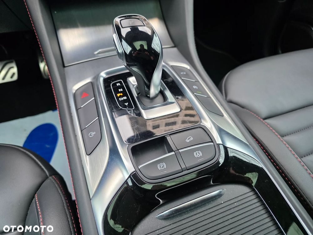 MG HS 1.5 T-GDI Exclusive DCT - 17