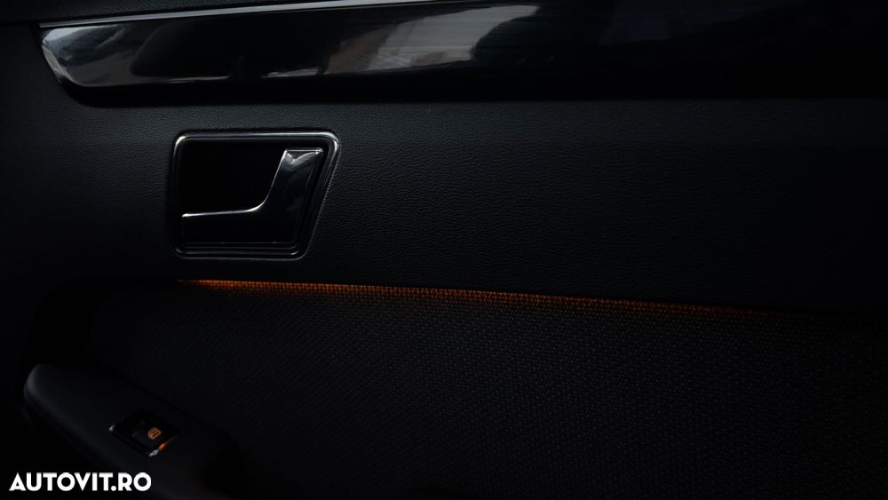 Mercedes-Benz E - 16