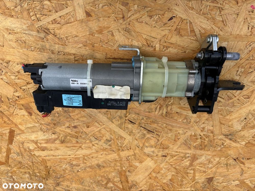 SIŁOWNIK KLAPY ELEKTRYCZNY VW PASSAT B7 10-15 3C9827383J - 2